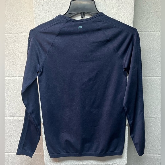 Fabletics Women's S Sync
Seamless Long-Sleeve Top Navy - Picture 4 of 5
